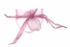 Organza zakje hartvormig roze