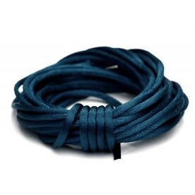 Luxe donker blauw satijn koord van 2 mm op een bundel van 5 meter
