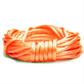 Luxe neon zalm satijn koord van 2 mm op een bundel van 5 meter