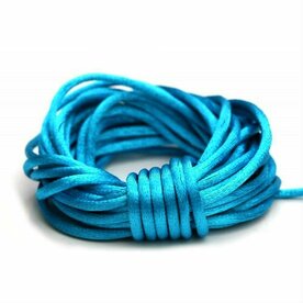Luxe aqua satijn koord van 2 mm op een bundel van 5 meter