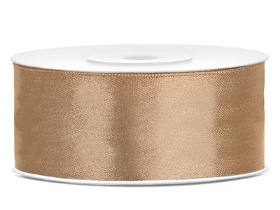 Luxe licht bruin satijn lint van 25 mm breed op een volle rol van 32 meter